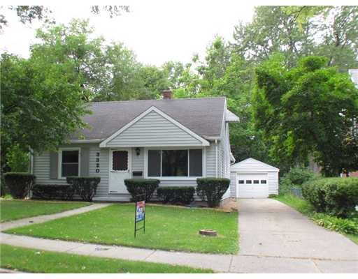3320 Parkview Ave, Lansing, MI 48910 - photo 1
