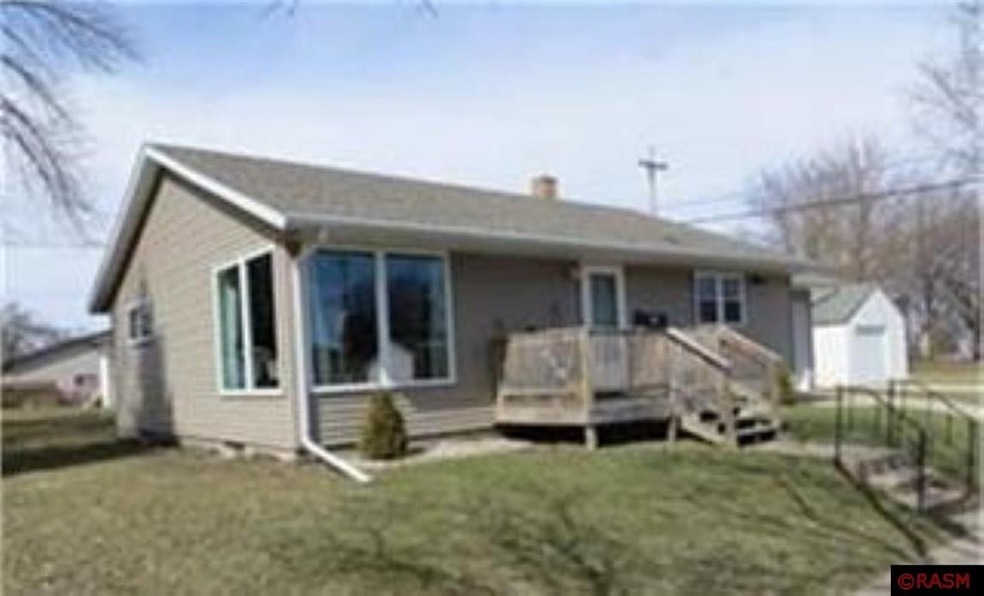 418 418 N 8th St, New Ulm, MN 56073 - photo 1