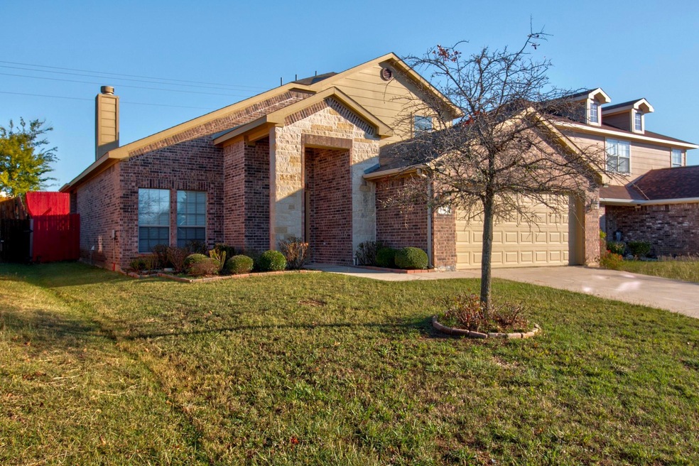 3417 Austin St, Gainesville, TX 76240 - photo 1