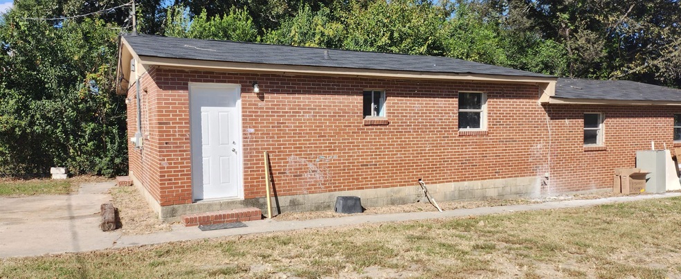 402 Curtis St, Warner Robins, GA 31093 - photo 1