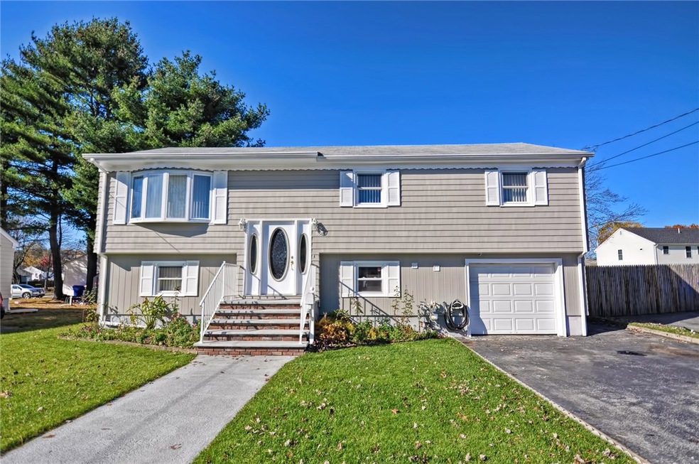 55 Sumach Ave, Riverside, RI 02915 - photo 1