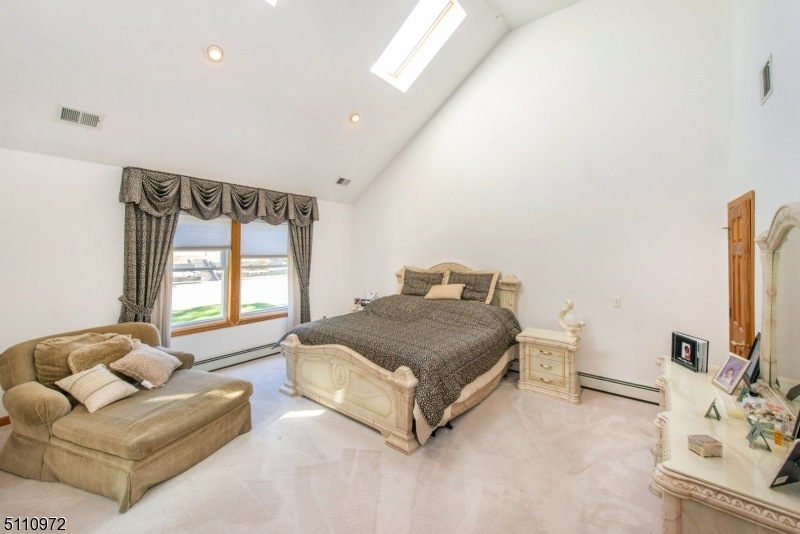 201 Newark Pompton Turnpike, Wayne, NJ 07470 - photo 1