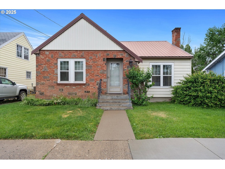 2020 Myrtle St, Baker City, OR 97814 - photo 1