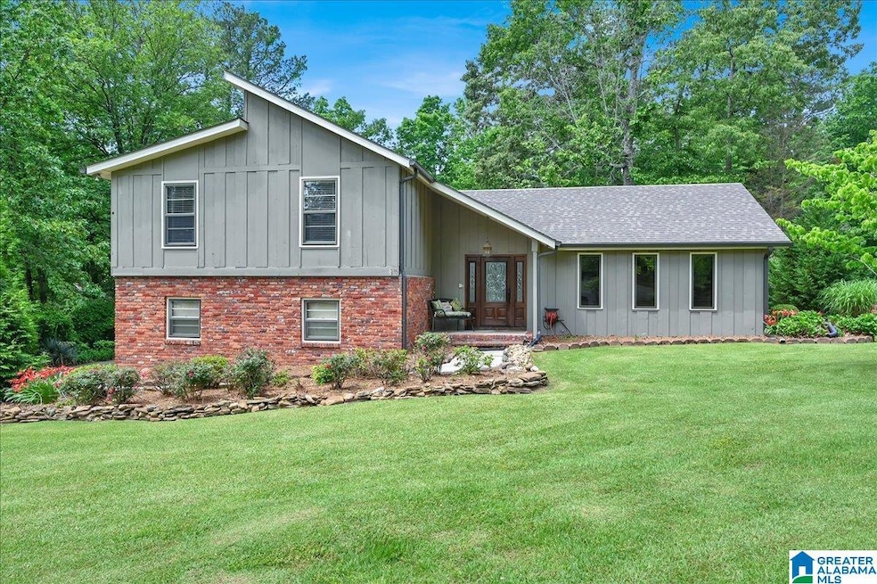 1725 Crestview Dr SW, Cullman, AL 35055 - photo 1