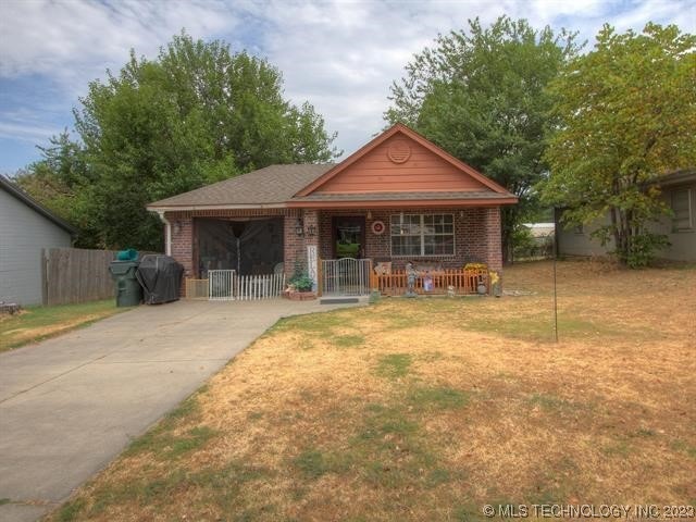 1127 E Moman Ave, Sapulpa, OK 74066 - photo 1