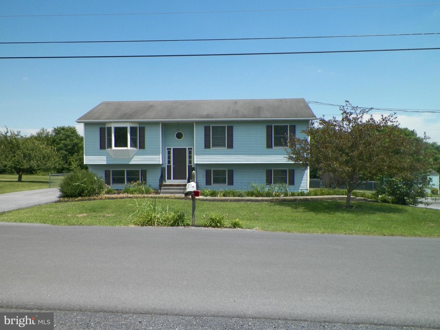 184 Libby Ann Dr, Bunker Hill, WV 25413 - photo 1