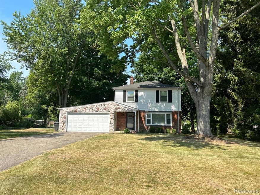 3364 Elder Rd, West Bloomfield, MI 48324 - photo 1