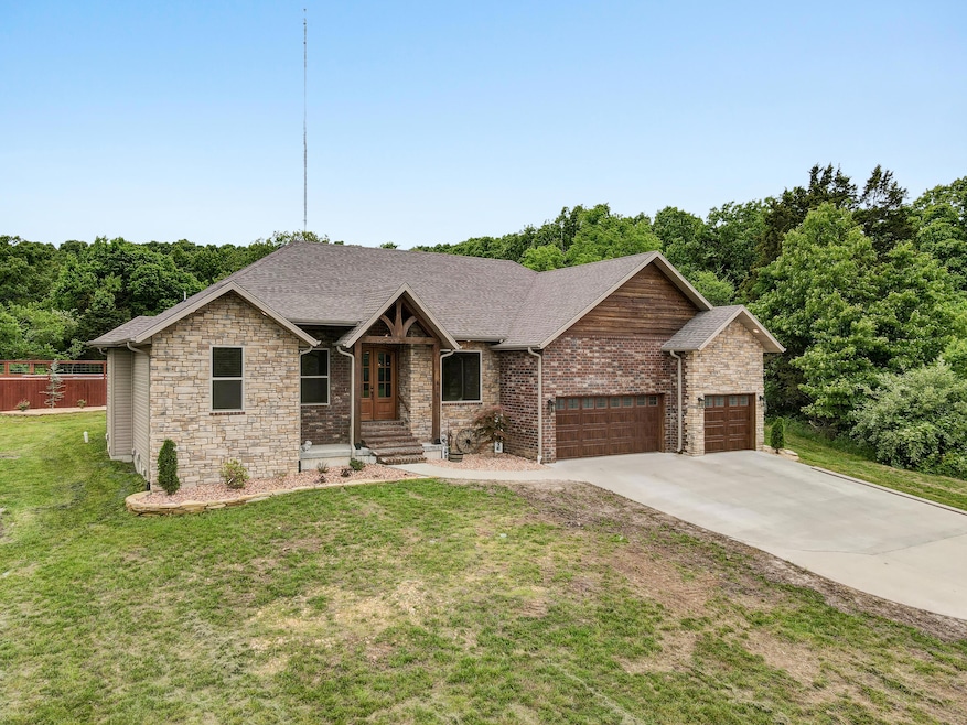 416 W Saddle Club Rd-3