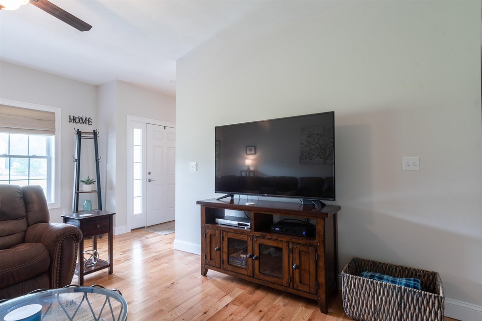 60 Granite Ln, Chester, NH 03036 - photo 1