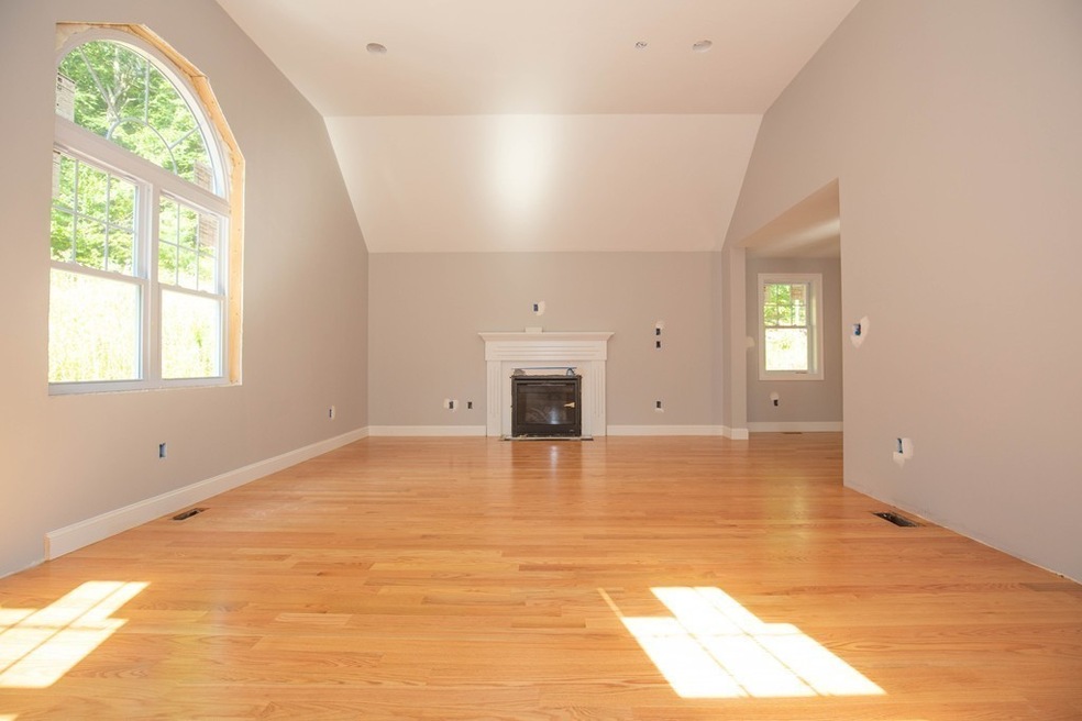 9 Attitash Ave, Merrimac, MA 01860 - photo 1