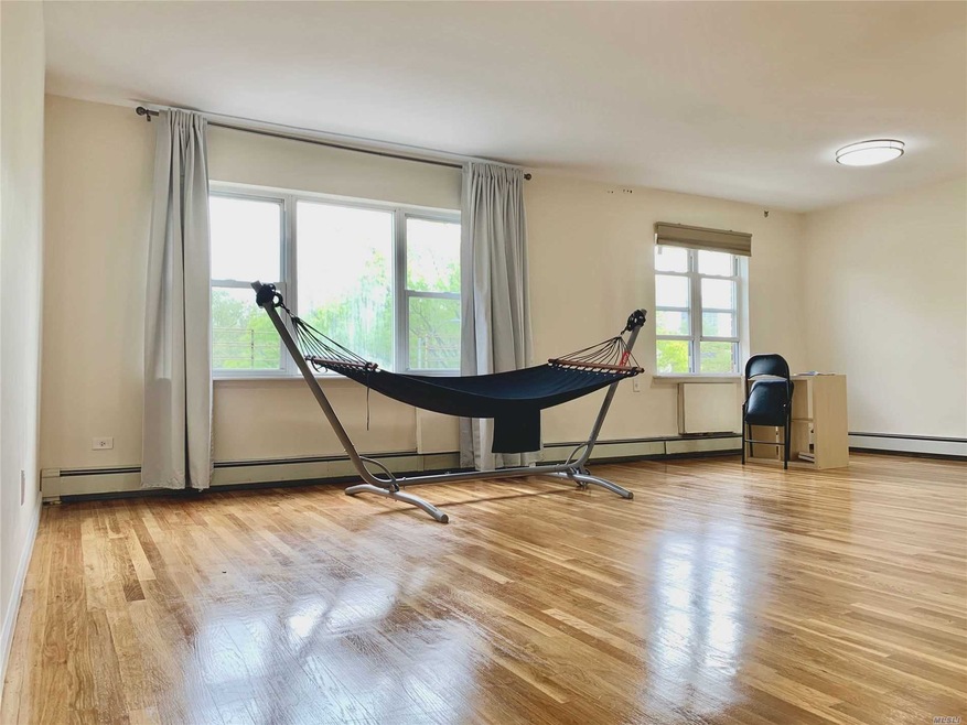 157-03 Horace Harding Expy unit 3rd Fl, Flushing, NY 11367 - photo 1