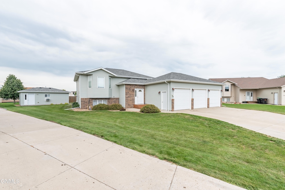 1109 Bouyer Place, Bismarck, ND 58504 - photo 1