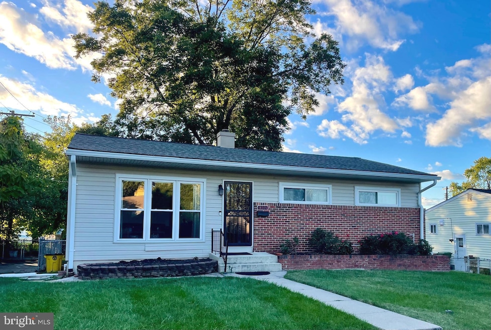 6302 Tramore Rd, Baltimore, MD 21214 - photo 1