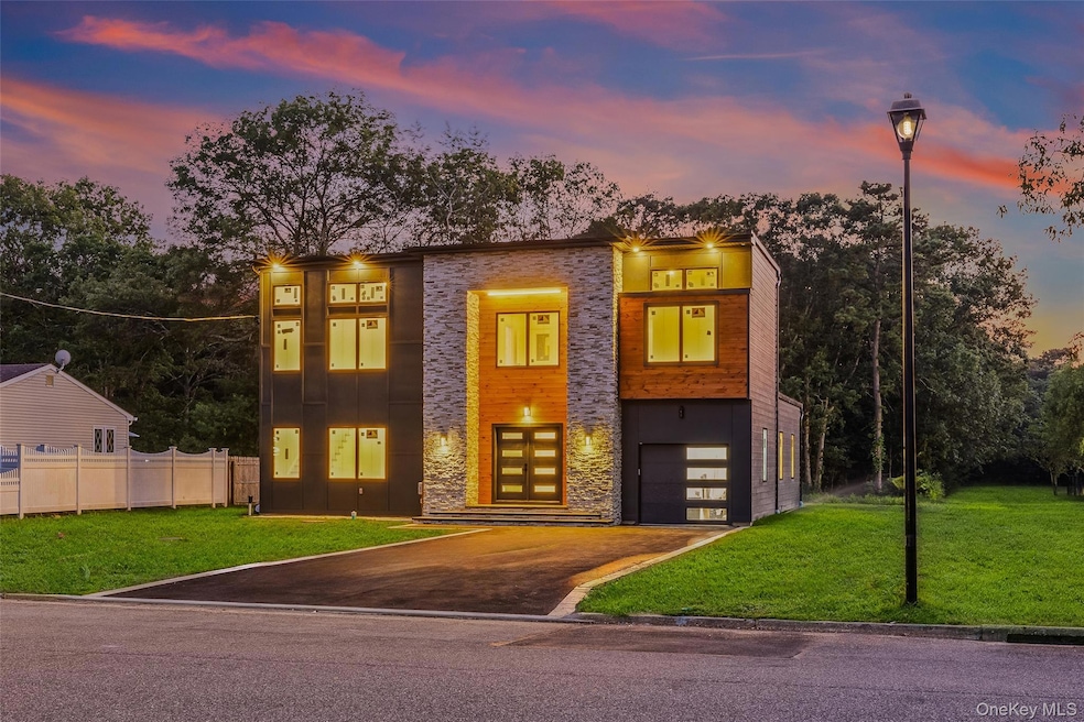 26 Tremont Ave, Patchogue, NY 11772 - photo 1