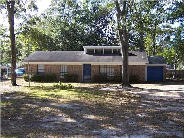 Easy to maintain brick exterior. Trim recently pai