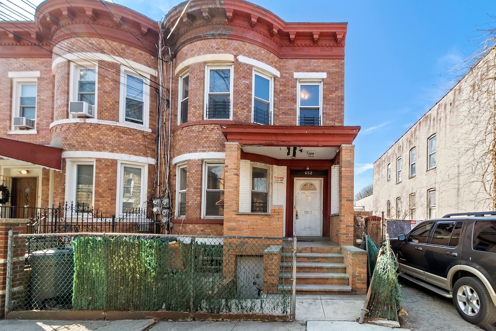 652 Warwick St, Brooklyn, NY 11207 - photo 1