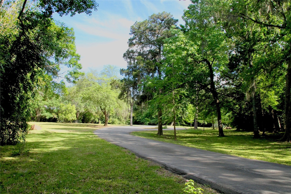 36 E Rivercrest Dr, Houston, TX 77042 - photo 1