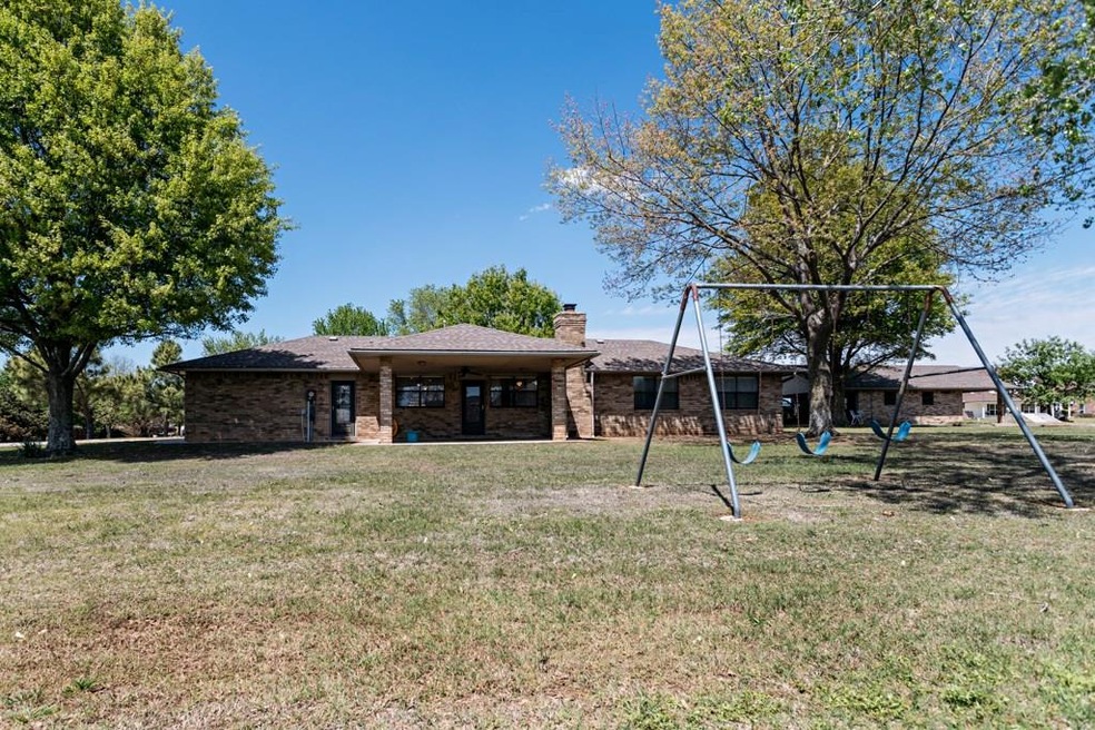 103 Lee Ann Ln, Shawnee, OK 74804 - photo 1