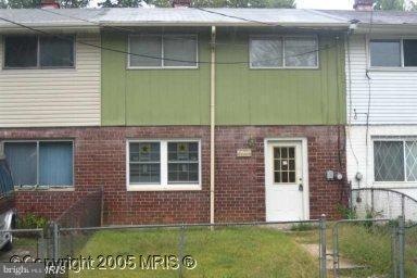 6913 Forest Terrace, Hyattsville, MD 20785 - photo 1