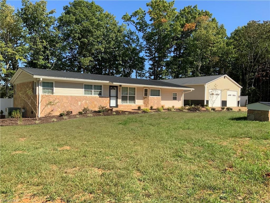 223 Vista Pkwy, Asheboro, NC 27205 - photo 1