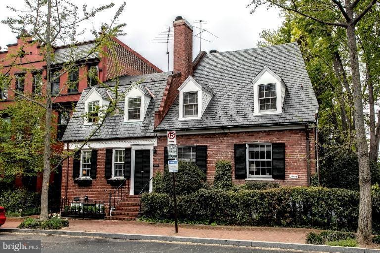 3046 R St NW, Washington, DC 20007 - photo 1
