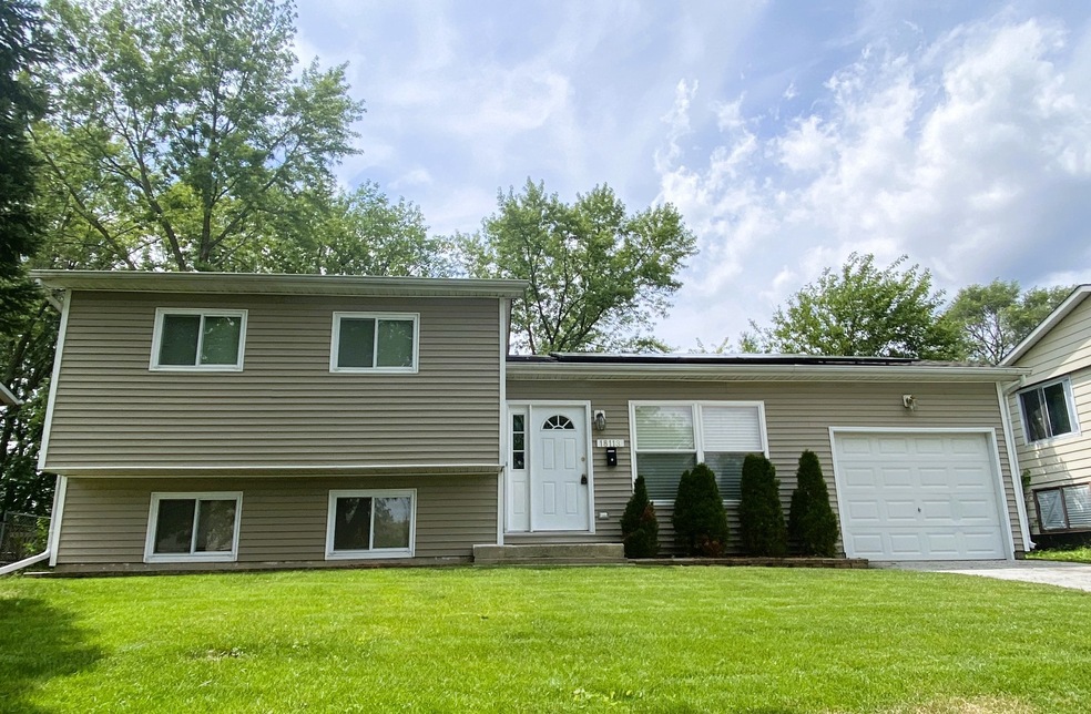 18118 Versailles Ln, Hazel Crest, IL 60429 - photo 1