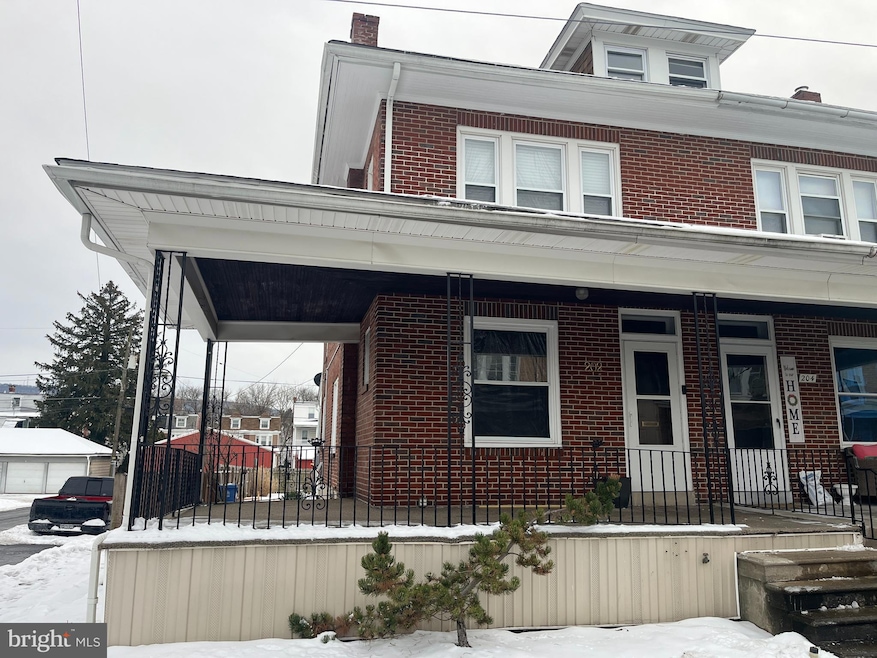 202 Bernhart Ave, Reading, PA 19605 - photo 1