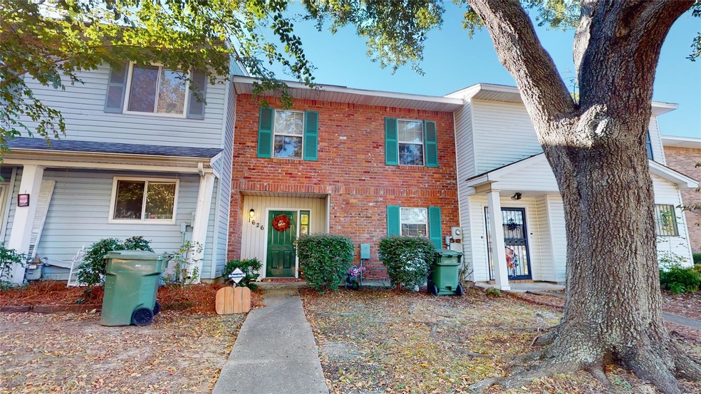 Front Street View with Neighbors