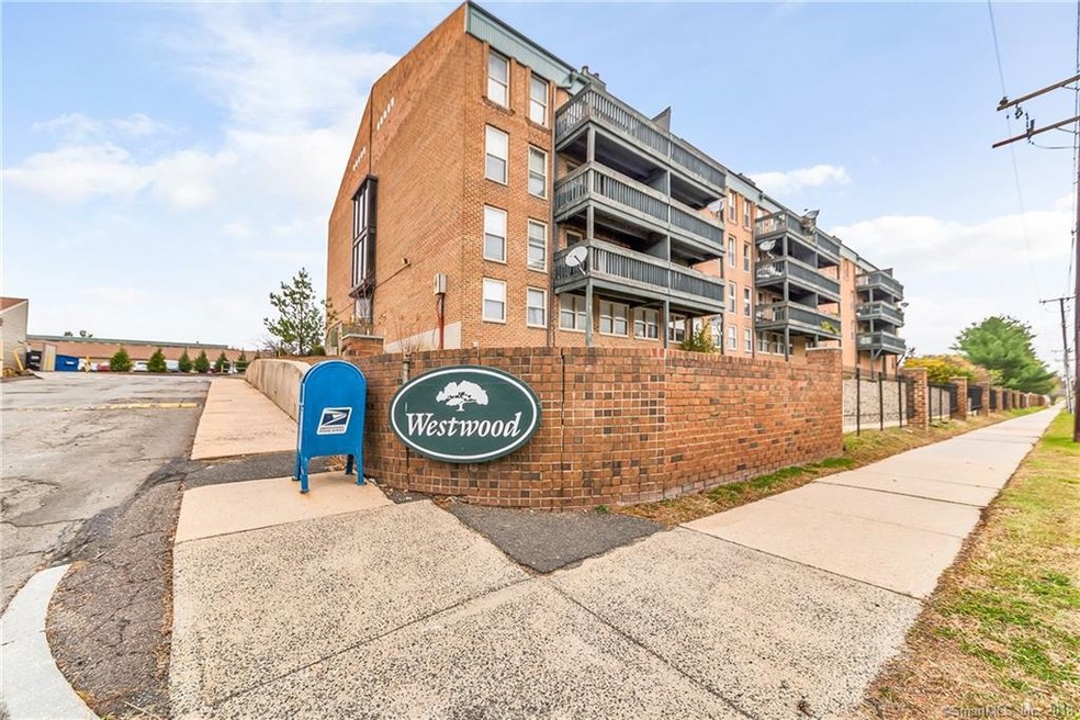 140 Kane St unit C5, West Hartford, CT 06119 - photo 1