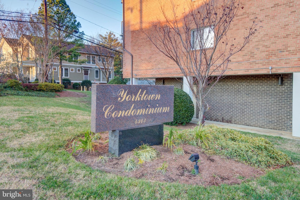 4343 Cherry Hill Rd unit 303, Arlington, VA 22207 - photo 1