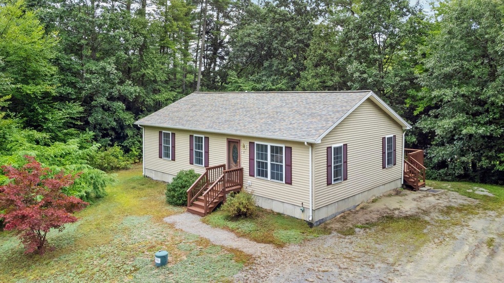 8 Dawn St, Hillsborough, NH 03244 - photo 1