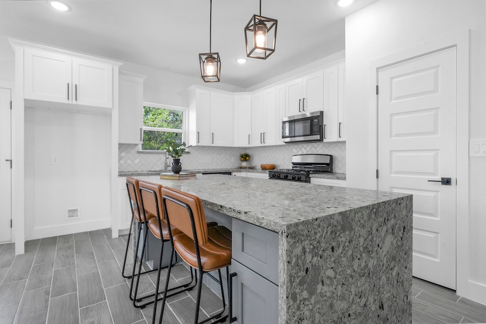 782 Enterprise St, Houston, TX 77088 - photo 1