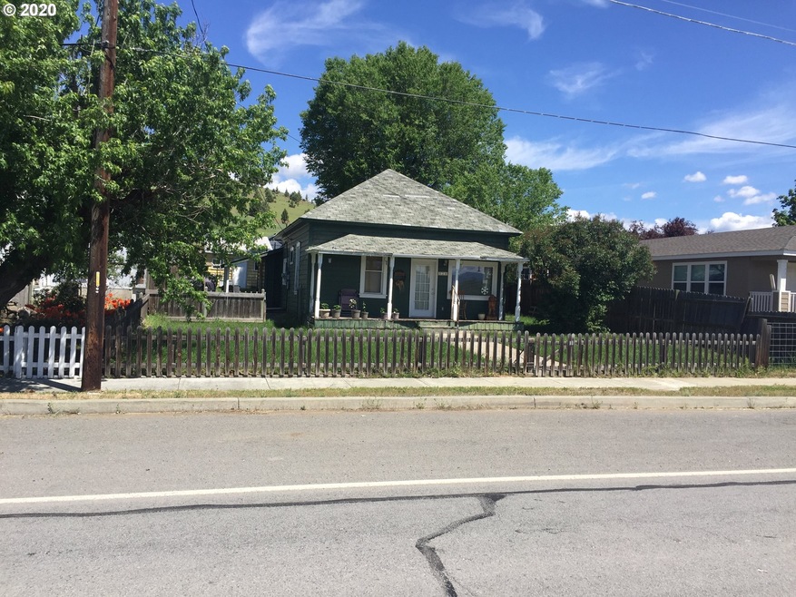 520 Front St, Prairie City, OR 97869 - photo 1