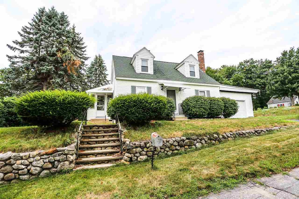 6 Woodlawn Ave, Bedford, NH 03110 - photo 1