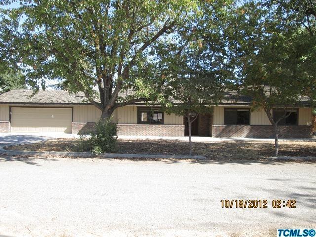 632 E Henderson Ave, Porterville, CA 93257 - photo 1