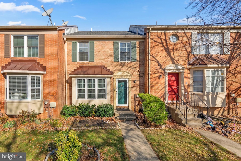 8112 Fenwick Ct, Laurel, MD 20707 - photo 1