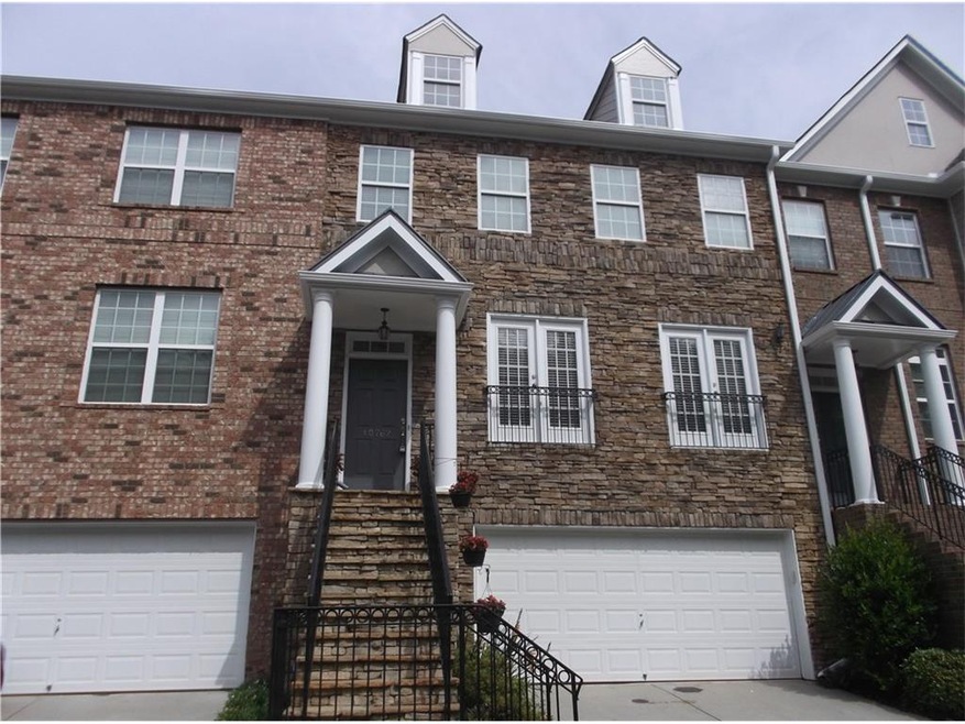 Beautiful Townhome with 2 Car Garage
