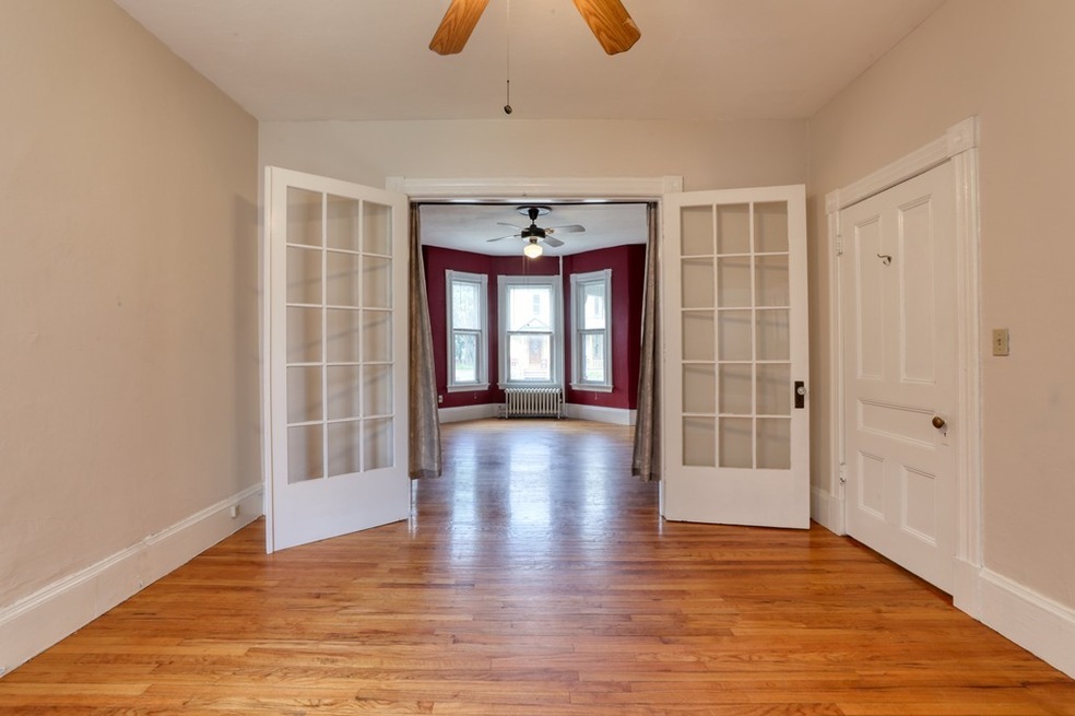 524 Pleasant St unit C, Holyoke, MA 01040 - photo 1