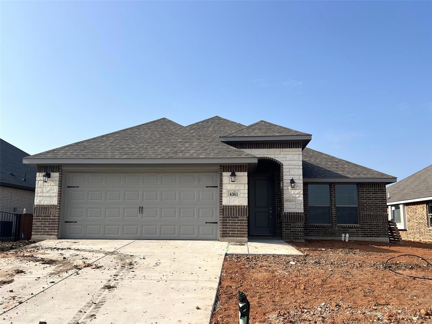 4361 Sun Meadow Dr, Joshua, TX 76058 - photo 1