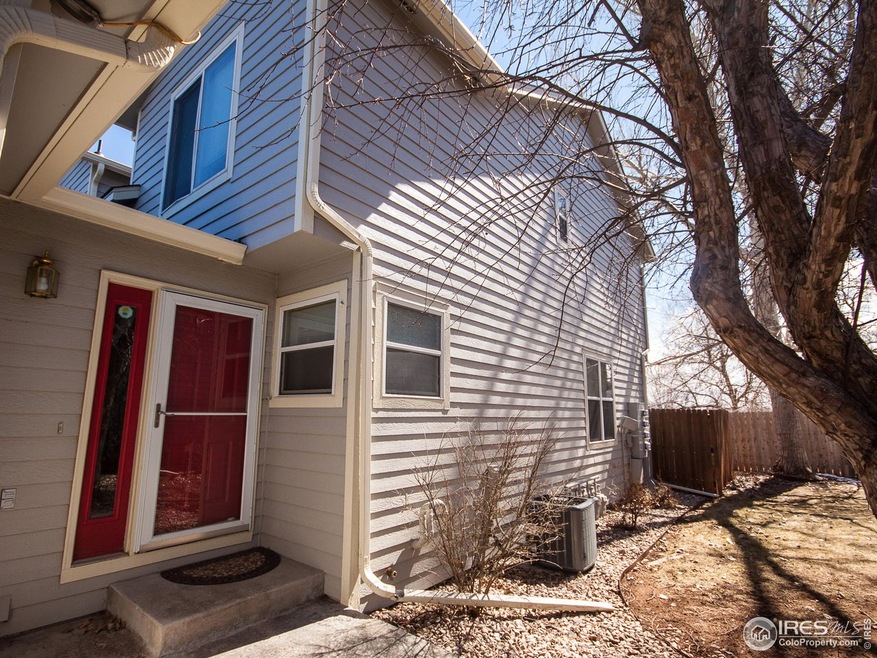 End Unit & Private Entrance