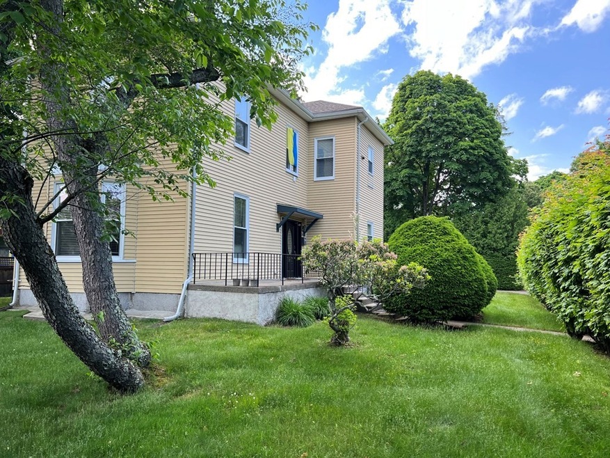 143 Lincoln St unit 143R, Newton Highlands, MA 02461 - photo 1