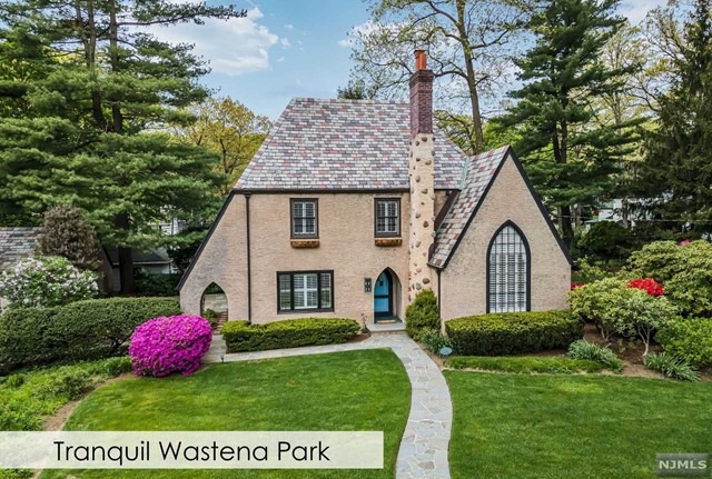 Sold $1,527,000 • Co-Listing Agent