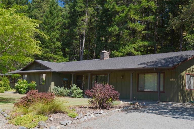 1525 Pleasant Valley Rd, Merlin, OR 97532 - photo 1