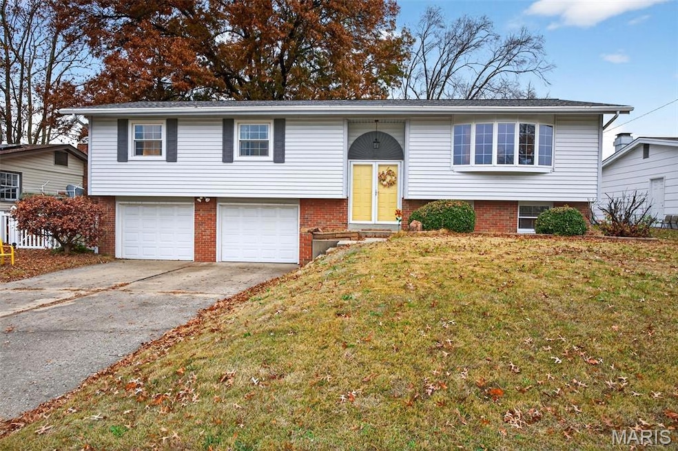 521 Norwich Dr, Saint Charles, MO 63301 - photo 1