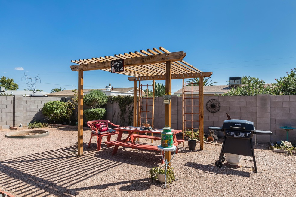 5515 E Des Moines St, Mesa, AZ 85205 - photo 1