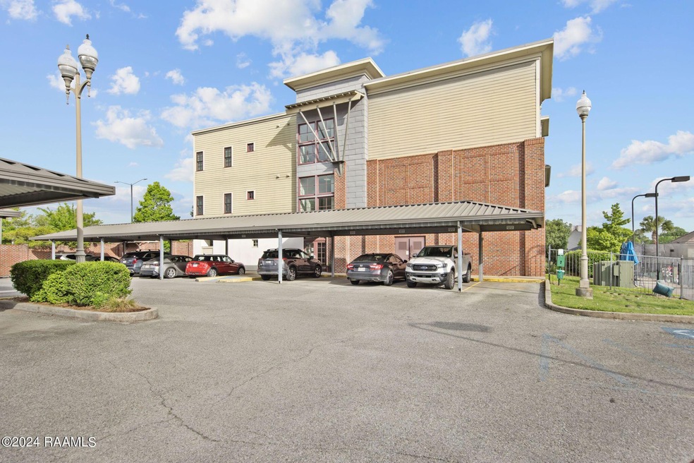 7-web-or-mls-1121 Camellia Blvd 108-1