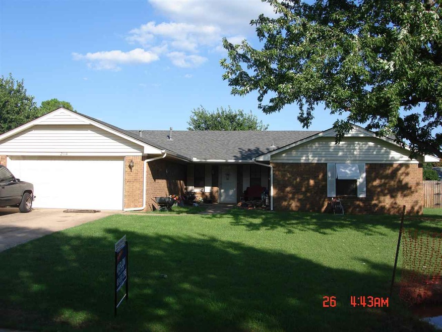 2114 Westbriar Rd, Duncan, OK 73533 - photo 1