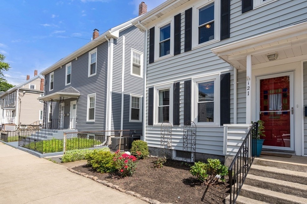 121 Pond St unit 3, Waltham, MA 02451 - photo 1