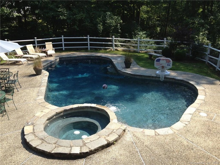 53 Dirksen Dr, Wilton, CT 06897 - photo 1