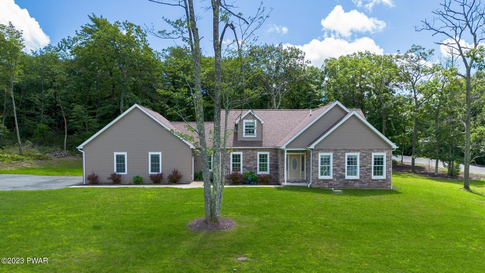 200 Hampshire Dr, Mount Cobb, PA 18436 - photo 1